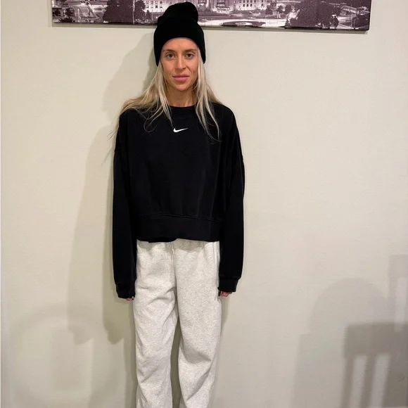 Nike Black Cropped Pullover - Picture 2 of 4